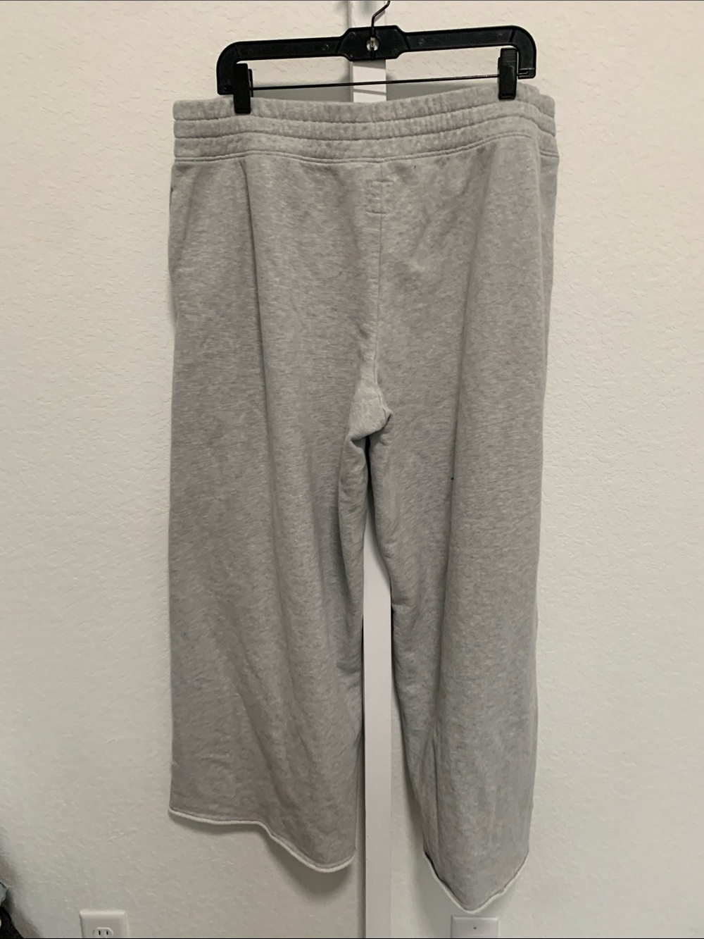 Aerie Light Gray Distressed Wide-Leg Sweatpants - Picture 4 of 10